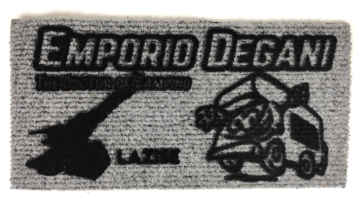 Tappeto zerbino campeggio camper lago di garda lazise emporio degani grigio nero sfondo bianco