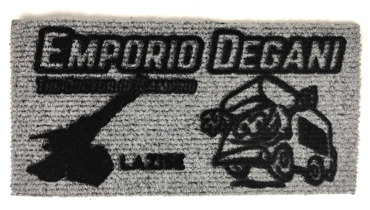 Tappeto zerbino campeggio camper lago di garda lazise emporio degani grigio nero sfondo bianco